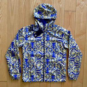 ТЪНКО ЯКЕ VERSACE- ТИП ВЕТРОВКА