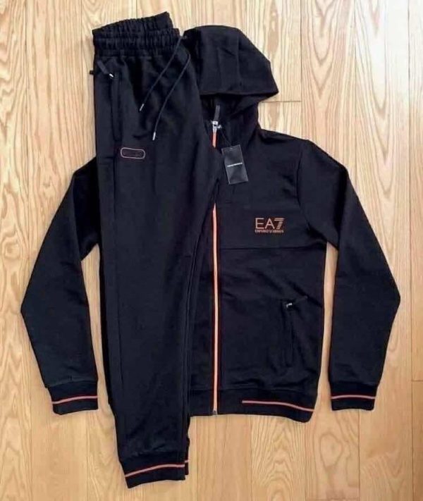 ЕКИП EMPORIO ARMANI