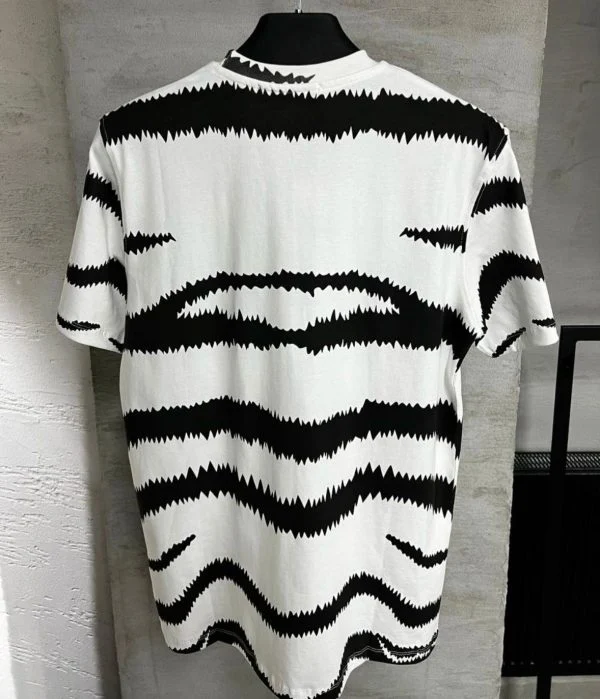 114a.jpg ТЕНИСКА VALENTINO