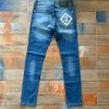Мъжки дънки DSQUARED2 с бели мотиви и накъсан ефект