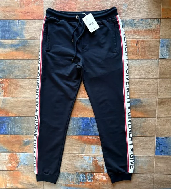 ДОЛНИЩЕ ЕКИП GIVENCHY