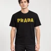 Черна мъжка тениска PRADA — върху модел