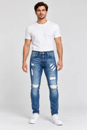 Мъжки дънки DSQUARED2 с бели мотиви и накъсан ефект върху модел