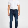 Мъжки изчистени тъмносини дънки DSQUARED2 върху модел