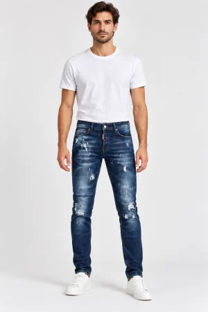 Мъжки дънки DSQUARED2 с накъсан ефект и пръски върху модел